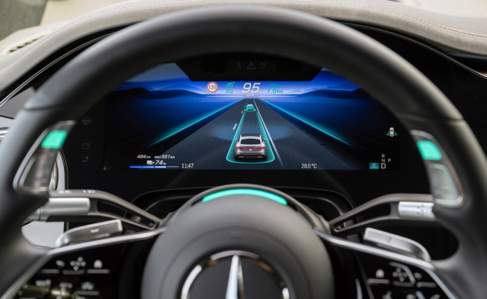 Genehmigt: Mercedes-Benz darf in Deutschland mit 95 km/h hochautomatisiert fahren. // Approved: Conditionally automated driving with 95 km/h by Mercedes-Benz in Germany.