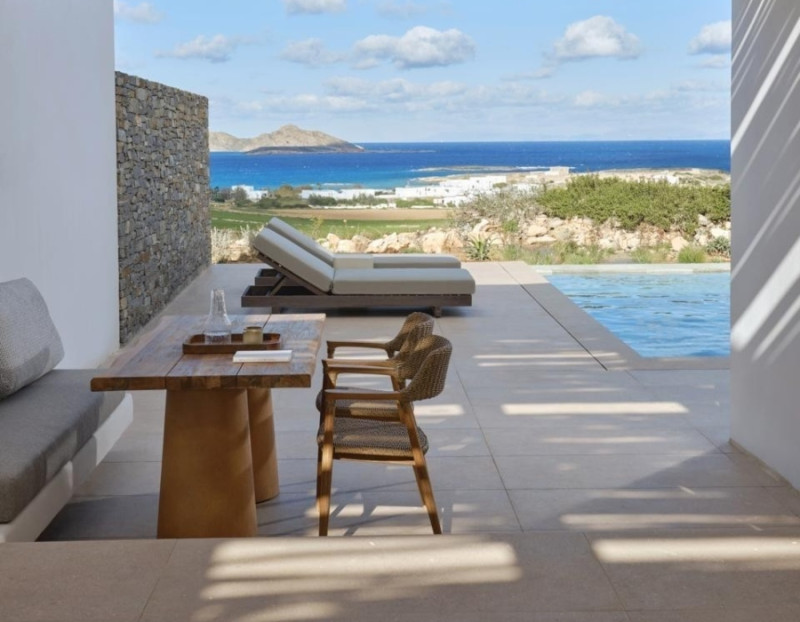 Orosea_Paros_Autograph_Collection_1_29118.jpg