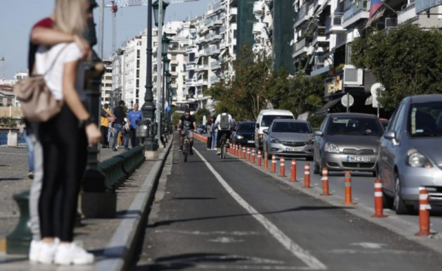 Θεσσαλονίκη: Οριστικό τέλος στον ποδηλατόδρομο στην Λ. Νίκης – Έρχεται επέκταση της παλιάς παραλίας με ξύλινο ντεκ