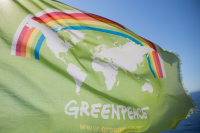 Ποιος απειλεί με μήνυση την Greenpeace;