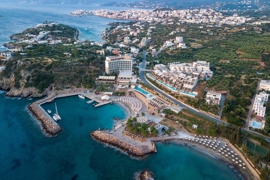 Η Zeus International Hotels & Resorts κατέκτησε 15 βραβεία στα Greek Hotel of the Year 2024