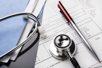 Τι προτείνει η ΕΑΕΕ για τη μείωση του κόστους στις ασφαλίσεις υγείας - Πέντε διευκρινίσεις