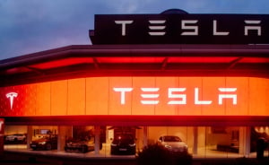 Απώλειες για τα hedge funds που σόρταραν την Tesla