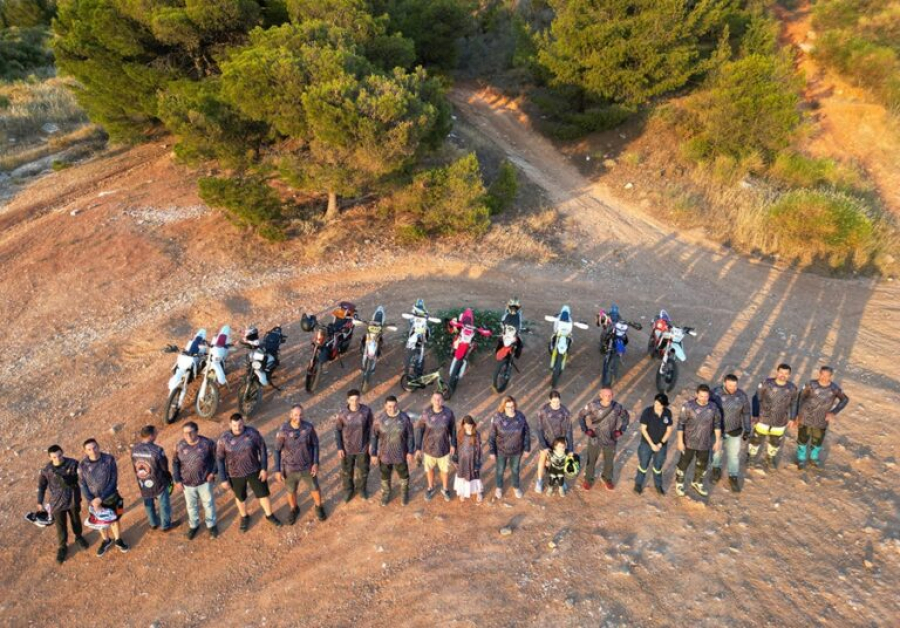 Ομάδα Πυροπροστασίας με enduro μηχανές στο δήμο Πεντέλης