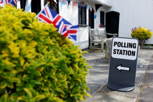 Βρετανία-εκλογές: Μια πρώτη μεγάλη νίκη των Εργατικών έναντι των Συντηρητικών του Ρίσι Σούνακ