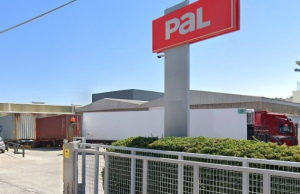 Ολοκληρωτική η καταστροφή στο εργοστάσιο PAL στην Κάτω Κηφισιά - Ανησυχία από τις τοξικές ουσίες