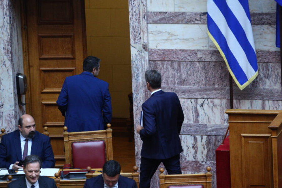 Σφοδρή σύγκρουση στη Βουλή για τις πυρκαγιές- Αποχώρησε ο Πρωθυπουργός στην ομιλία του Ν. Παππά