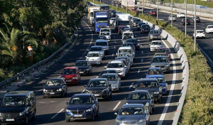 Καραμπόλα 6 οχημάτων σημειώθηκε στη Λ. Βουλιαγμένης