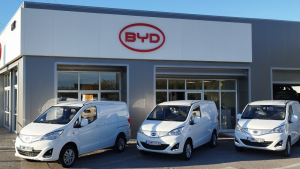 H BYD γιορτάζει 100 επαγγελματικά ηλεκτρικά βαν ΕΤP3 στους ελληνικούς δρόμους