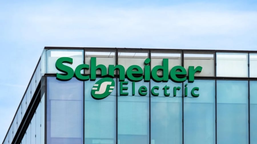 Schneider Electric: Αυξάνει τη δυναμικότητα παραγωγής στο μεγαλύτερο εργοστάσιο Data Center στην Ευρώπη