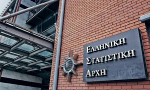 ΕΛΣΤΑΤ: Σε καταλύματα, εστίαση και αεροπορικές μεταφορές το μεγαλύτερο πλήγμα το α&#039; τρίμηνο