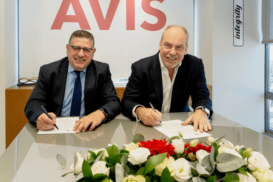 Μνημόνιο συνεργασίας μεταξύ ΟΠΑ και AVIS