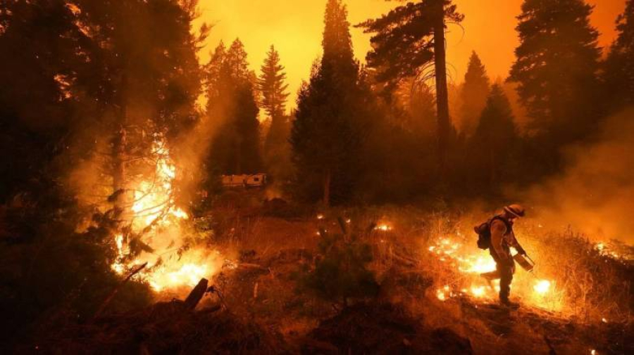 Σε κατάσταση έκτακτης ανάγκης κηρύχθηκε το Λος Άντζελες που απειλείται από τις πυρκαγιές