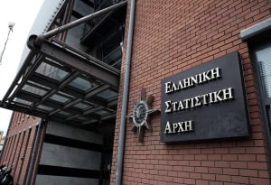 ΕΛΣΤΑΤ: Αύξηση 9% του τζίρου σε καταλύματα και εστίαση τον Απρίλιο