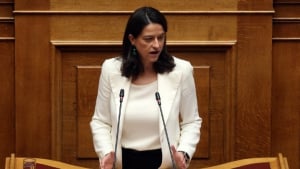 Κεραμέως: Δεν διακόπτεται η σύνταξη αναπηρίας σε όσους εργάζονται - Δεν παρακρατείται το 10%