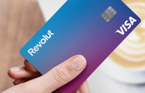 Revolut: Λανσάρει συναλλαγές ETFs χωρίς προμήθεια