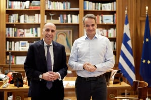 Συνάντηση Κ. Μητσοτάκη με τον πρόεδρο του ΕΒΕΑ, Γ. Μπρατάκο - Στο επίκεντρο η ελληνική επιχειρηματικότητα