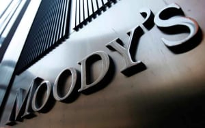 Moody’s: Αναβάθμισε σε θετικές τις προοπτικές της ελληνικής οικονομίας – Επιβεβαίωσε το αξιόχρεο Ba1