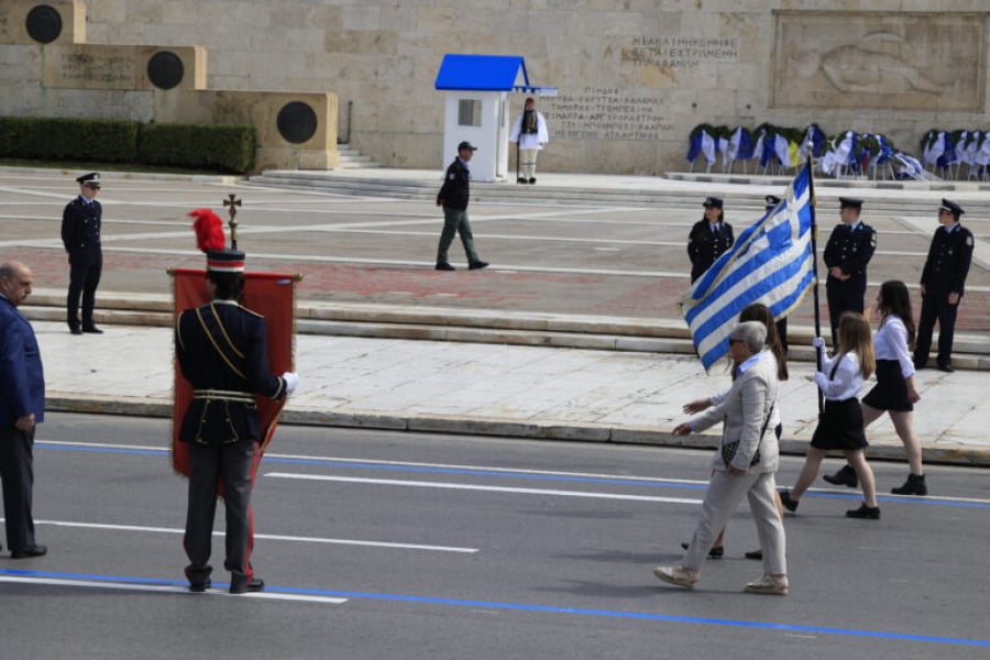 Κυκλοφοριακές ρυθμίσεις σε Αθήνα και Πειραιά για τις μαθητικές παρελάσεις της 28ης Οκτωβρίου