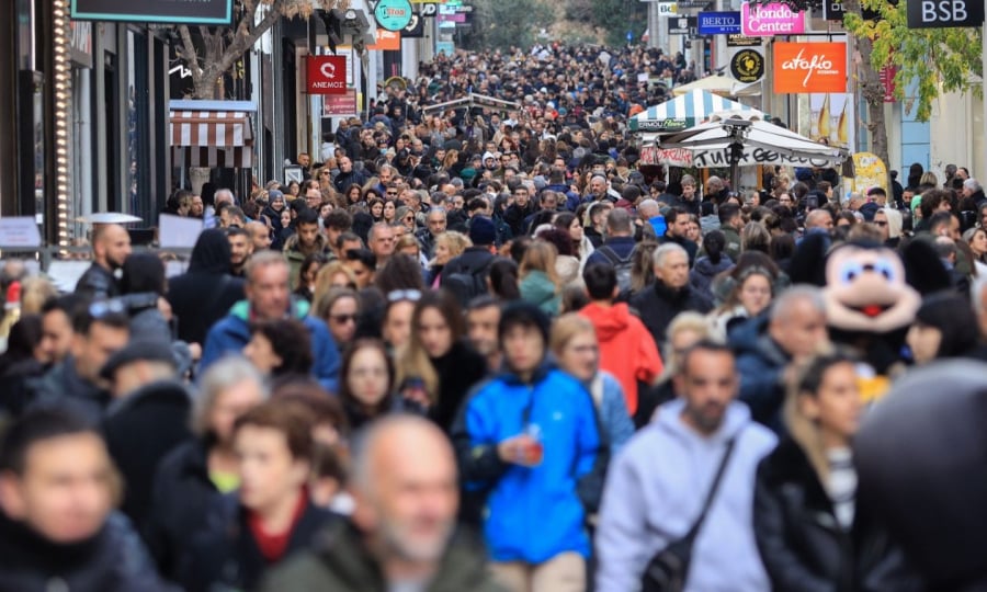 Εορταστικό ωράριο: Πώς θα λειτουργήσουν σήμερα Δευτέρα τα καταστήματα