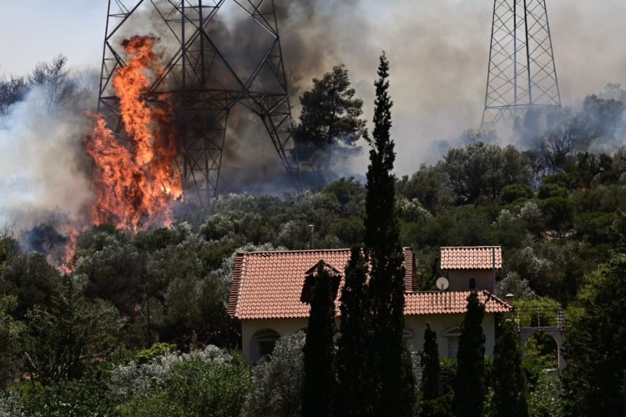 Cosmote και Vodafone στηρίζουν τους πυρόπληκτους