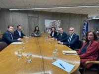 Κεραμέως με ΣΕΤΕ και ΣΒΕ: Επαρκής κατώτατος μισθός και συλλογικές διαπραγματεύσεις, στο επίκεντρο