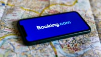 Booking: «Ρυθμιστής πρόσβασης» σύμφωνα με την Κομισιόν  - &quot;Φρένο&quot; στις αθέμιτες πρακτικές