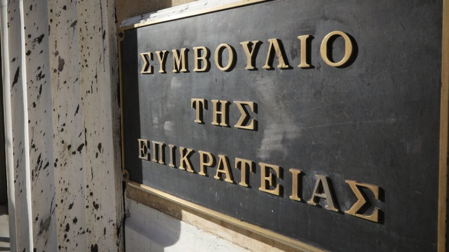 Στο ΣτΕ προσέφυγαν οι οδηγοί ταξί για την τοποθέτηση αυτοκόλλητου σήματος κατοχής POS