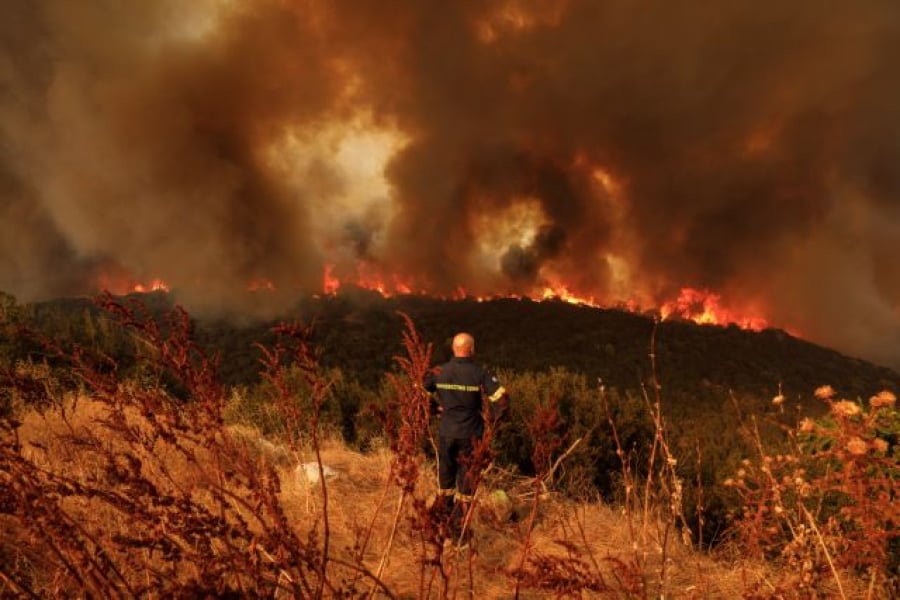 Σε εξέλιξη πυρκαγιές σε αγροτοδασικές εκτάσεις