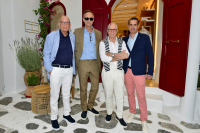 Ο Tommy Hilfiger στην Μύκονο για τα εγκαίνια του ομώνυμου καταστήματος