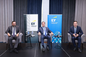 Business breakfast EY: Οι πιθανότητες για ένα δεύτερο Ταμείο Ανάκαμψης και η Τεχνητή Νοημοσύνη στον δημόσιο τομέα