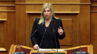 Βουλή: Ανεξάρτητη η Ράνια Θρασκιά - Να παραδώσει την έδρα, λέει ο ΣΥΡΙΖΑ