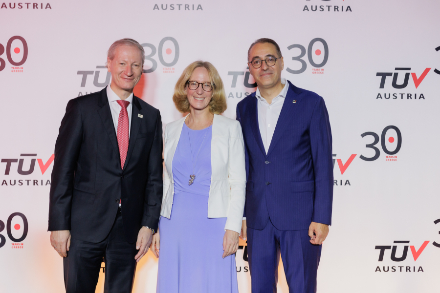 Dr. Stefan Haas – CEO του TÜV AUSTRIA Group, H.E. Gerda Vogl – Πρέσβης της Αυστρίας στην Ελλάδα, κ. Ιωάννης Καλλιάς – Country Manager της TÜV AUSTRIA – Greece &amp; Executive Vice President Service Lines του TÜV AUSTRIA Group