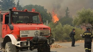 Σε εξέλιξη πυρκαγιές στον Ασπρόπυργο και στην περιοχή Μεγάλη Σπηλιά Λακωνίας