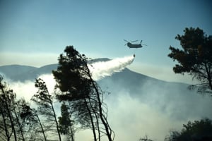 Μάχη με τις φλόγες σε Χίο, Κω, Μονεμβασιά