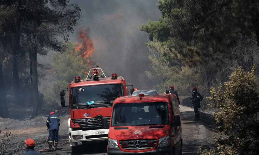 Κάηκαν δύο πυροσβεστικά οχήματα στο Νέο Βουτζά- Τραυματίστηκε ελαφρά ένας πυροσβέστης