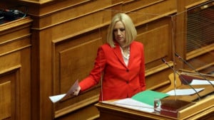 Γεννηματά: Η πανδημία είναι εδώ, παρά την εικόνα που δημιουργεί η κυβέρνηση