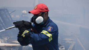 Πυρκαγιά σε αποθηκευτικό χώρο ξυλείας στο Χαλάνδρι