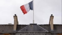 Γαλλία:  Η ιστορική νίκη της Λεπέν, η ήττα Μακρόν και τα σενάρια για τον β&#039; γύρο των βουλευτικών εκλογών-